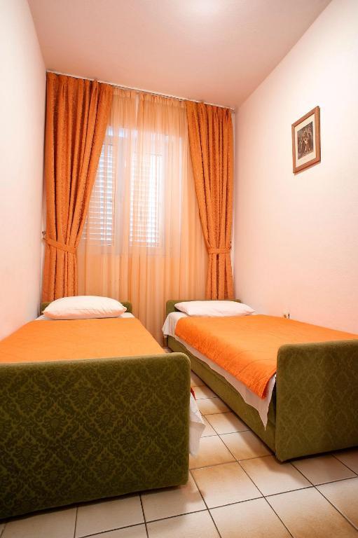 Apartments Vuksic スヴェティ・ステファン 部屋 写真