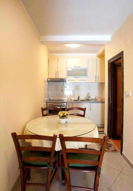 Apartments Vuksic スヴェティ・ステファン 部屋 写真
