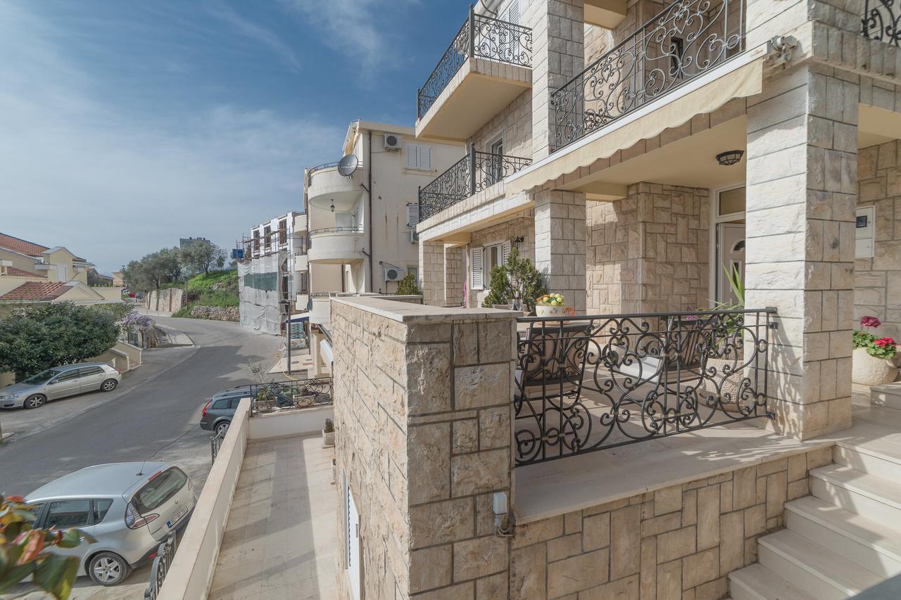 Apartments Vuksic スヴェティ・ステファン エクステリア 写真